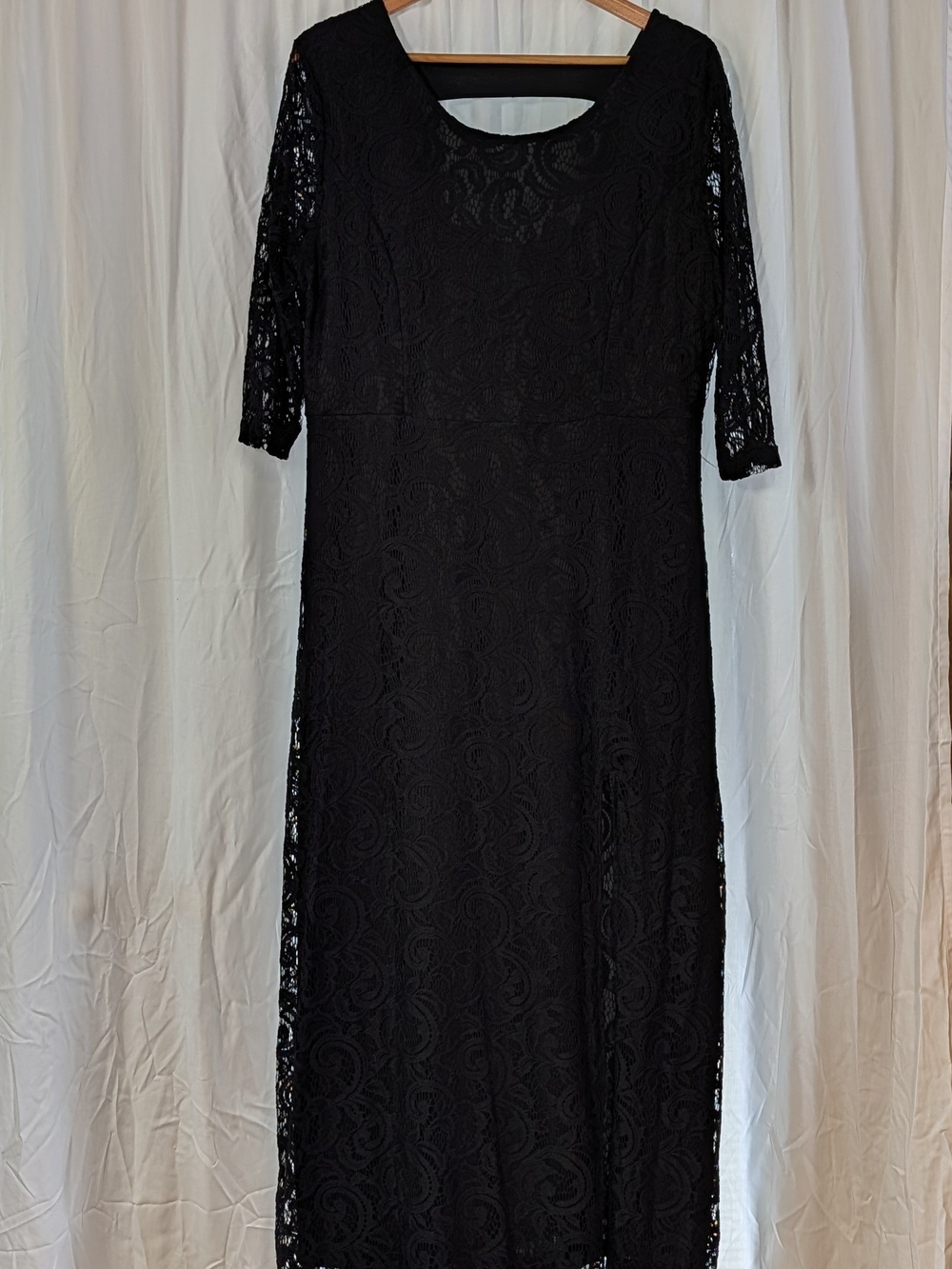 Elegant Black Full Lace Lined Maxi Dress w/Front Slit & Round Neck Line Size 1X